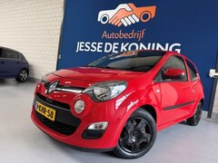 Renault Twingo - 1.2 16V Collection / bj.2013 / kleur: rood / airco / NAP met 166373 km.en APK tot 05/2027