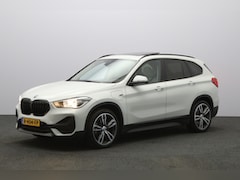 BMW X1 - xDrive25e High Executive PHEV, Panoramadak, Leder, Climate Control, Camera, Stoelverwarmin