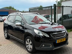Peugeot 2008 - 1.2 PureTech Urban Cross 2e eigenaar dealer onderhouden panorama dak parkeer sensor airco