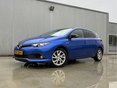 Toyota Auris - 1.8 Hybrid Volcano Edition Automaat
