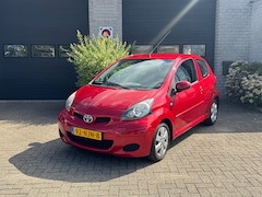Toyota Aygo - 1.0-12V Aspiration Red *Airco*LM velgen