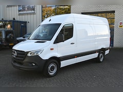Mercedes-Benz Sprinter - 317 CDI L2H2 Pro LED, Geveerde stoel, Navigatie met camera