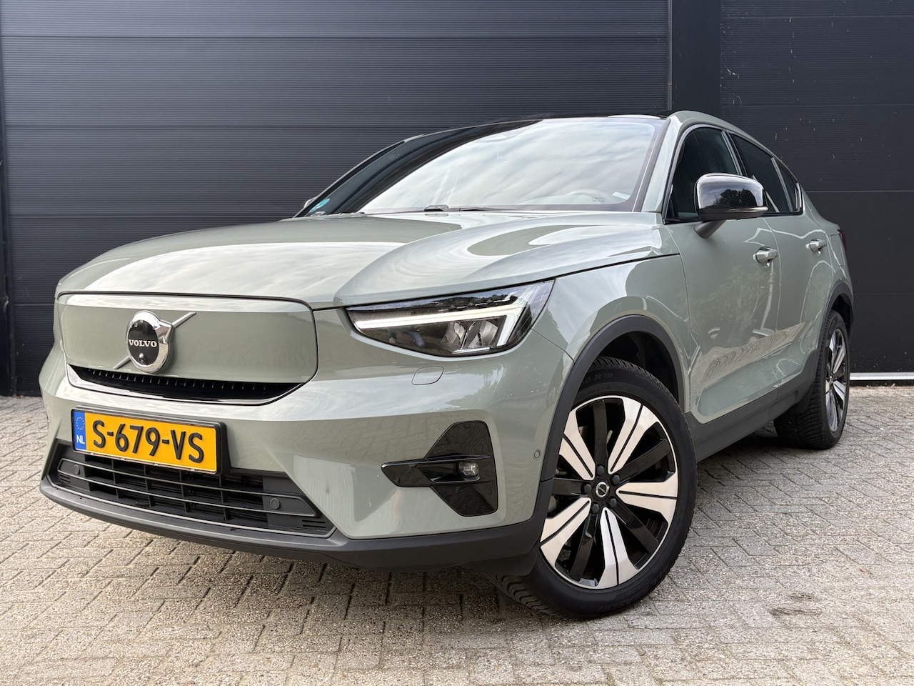 Volvo C40 - Recharge Ultimate 69 kWh | Panoramadak | SOH 92,7% | Trekhaak | NL-auto - AutoWereld.nl