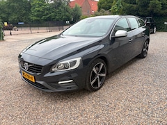 Volvo V60 - 2.0 T3 R-Design Dealer OH. Veel opt. NAP. FULL
