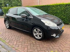 Peugeot 208 - 1.2 VTi Allure|CARPLAY| NIEUWE APK| CRUISECONTROLE| TREKHAAK|