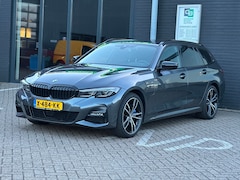 BMW 3-serie Touring - 330e High Executive/LED/NAVI/CARPLAY/CAMERA/NETTE STAAT