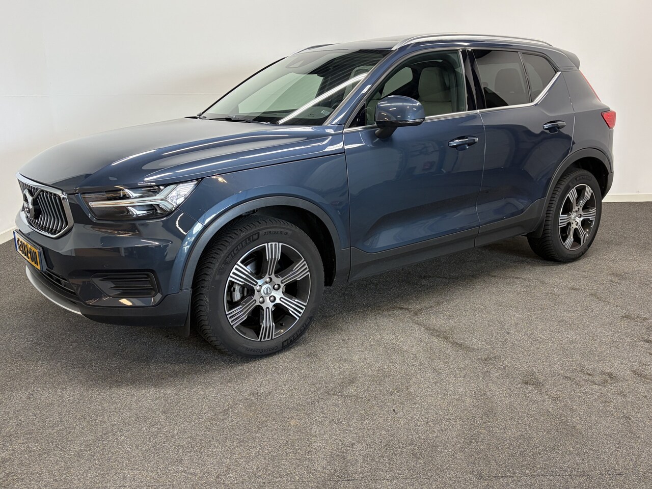 Volvo XC40 - 1.5 T3 163pk AUT Inscription Sunroof/ Leer/ Stoelverw./ Camera/ Donker glas - AutoWereld.nl
