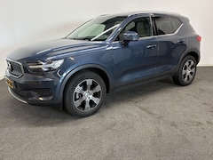 Volvo XC40 - 1.5 T3 163pk AUT Inscription Sunroof/ Leer/ Stoelverw./ Camera/ Donker glas