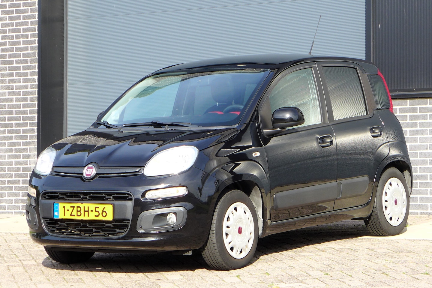 Fiat Panda - 0.9 TwinAir Lounge Dealer onderhouden | Rijklaarprijs! | 6 Maanden Garantie | Onderhoudsbe - AutoWereld.nl
