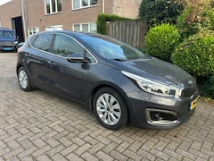 Kia Cee'd - Ceed 1.6 GDI DynamicLine Zeer mooi/ Airco ecc/ 5 drs/ NL auto/ met NAP/ Nw-APK/ verkoop op