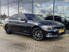 BMW 3-serie - 330e Sport Line | Business Professional | Live Cockpit | Stoelverwarming | Alarm | 19 inch