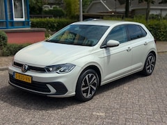 Volkswagen Polo - 1.0 TSI Life Business Dealeronderhouden met Garantie Navi Apple Carplay Stoelverwarm