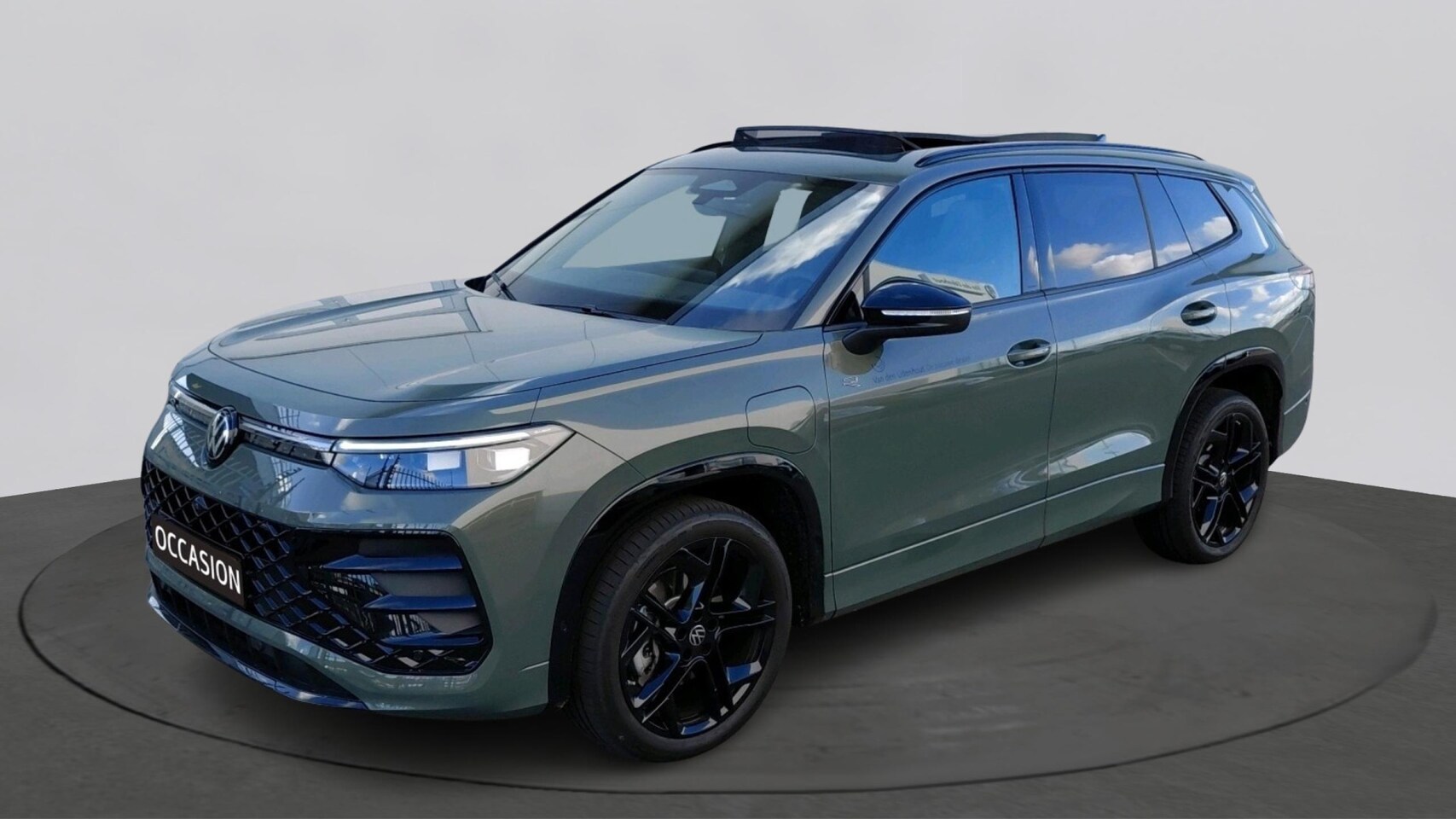 Volkswagen Tayron - 1.5 eHybrid R-Line Edition | Black Style | Trekhaak | Panoramadak | Harman Kardon | DEMO - AutoWereld.nl
