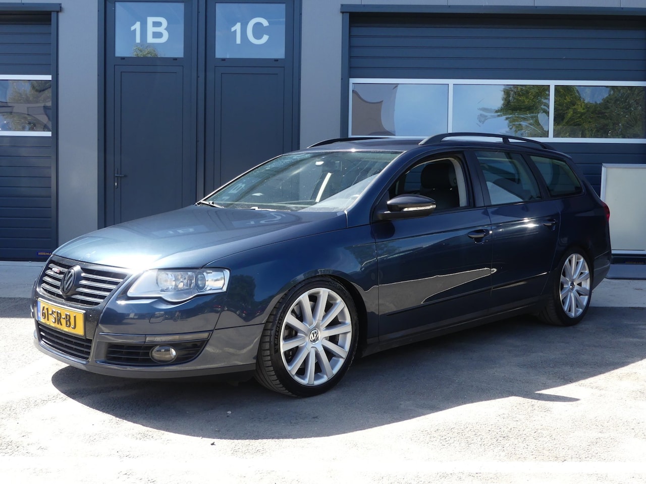 Volkswagen Passat Variant - 3.2 V6 Highline 4Motion DSG Navi / Apple Car Play / Xenon / ECC / NL-Auto / Vol Opties - AutoWereld.nl