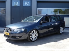 Volkswagen Passat Variant - 3.2 V6 Highline 4Motion DSG Navi / Apple Car Play / Xenon / ECC / NL-Auto / Vol Opties