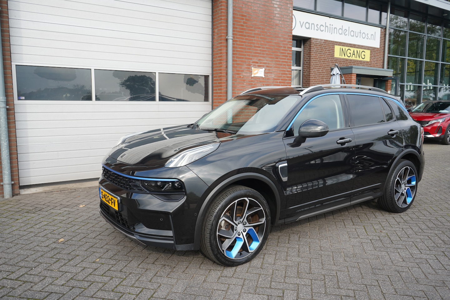 Lynk & Co 01 - 1.5 261PK! *NL AUTO* DEALER ONDERHOUDEN 20 X OP VOORRAAD 360CAMERA PANORAMADAK FULL LED 20 - AutoWereld.nl