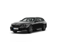 BMW i5 Touring - eDrive40 M Sport Edition 84 kWh M Sport Pro | Trekhaak | Panoramadak |