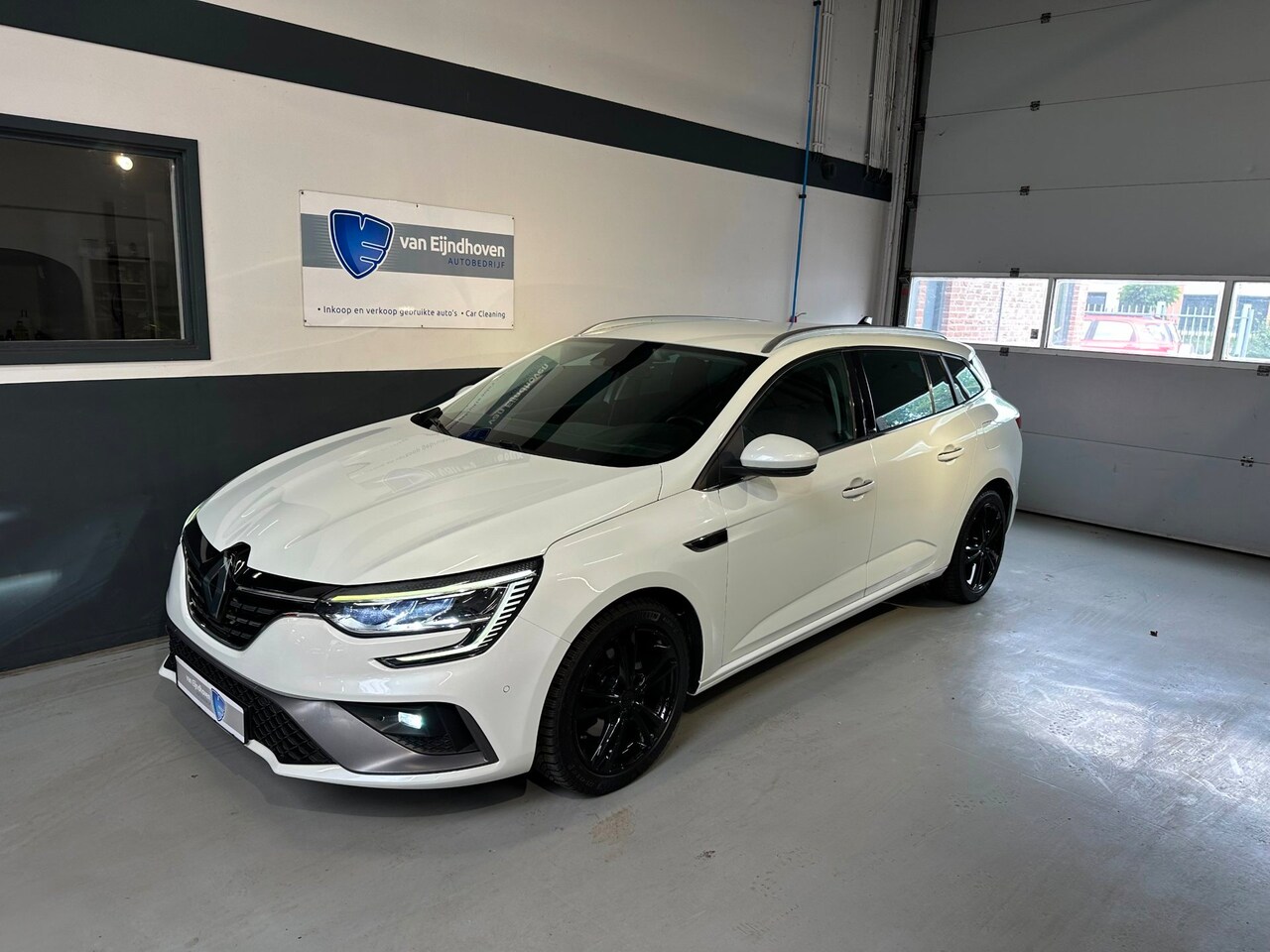 Renault Mégane E-Tech - Estate 1.6 Plug-In Hybrid 160 R.S. Line - AutoWereld.nl