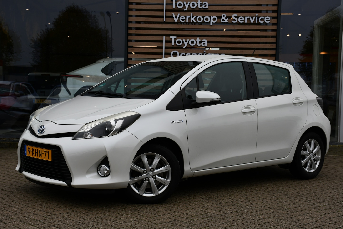Toyota Yaris - 1.5 Full Hybrid Aspiration Automaat 100pk | Cruise | Climate | Lichtmetalen velgen | - AutoWereld.nl