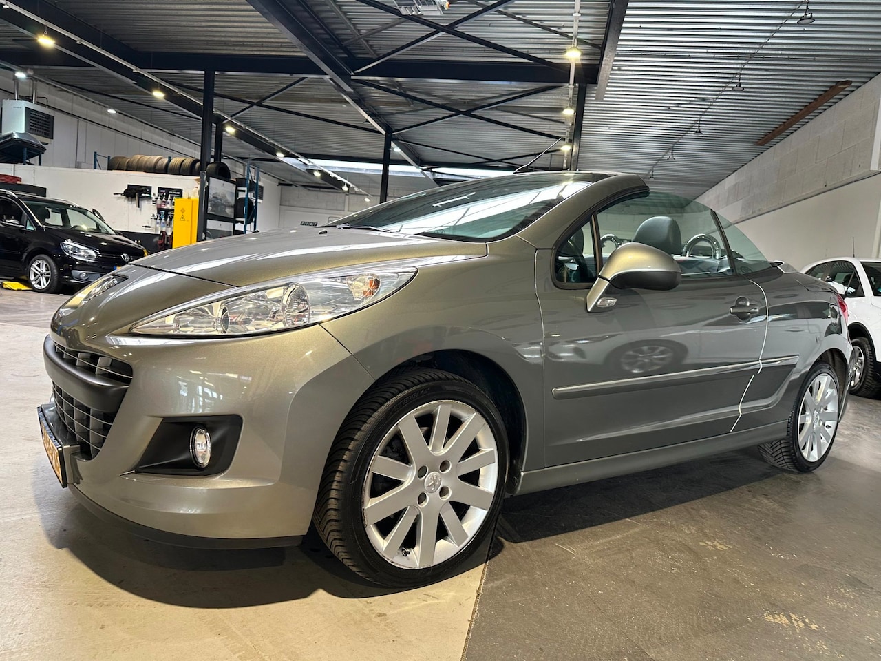 Peugeot 207 CC - 1.6 VTi Griffe/Dealer onderhouden/Leder/Apk nw bij aflevering - AutoWereld.nl