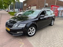 Skoda Octavia Combi - 1.6 TDI Greentech Style Business / 2017 / Airco/Climatronic / Cruise Control / PDC / Navig