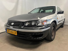 Toyota Camry - 2.2i GX SCHADEAUTO