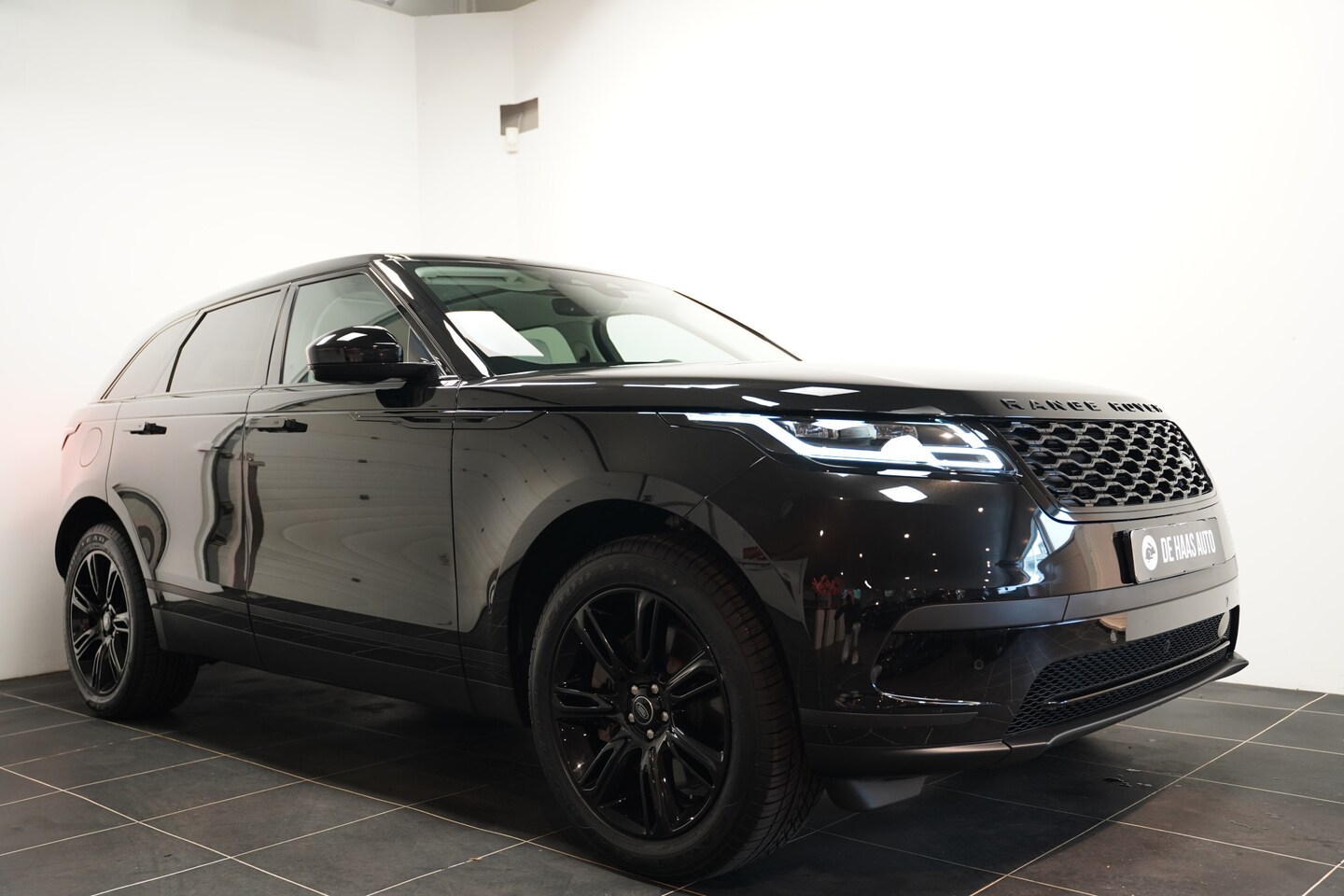 Land Rover Range Rover Velar - 2.0 P400e S Black ed|Pano dak|Acc|Leder|Head up - AutoWereld.nl