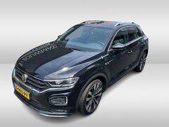 Volkswagen T-Roc - 1.5 TSI R-Line / PANODAK / NAVI / 19"LMV / APP.Connect / CAMERA / Trekhaak