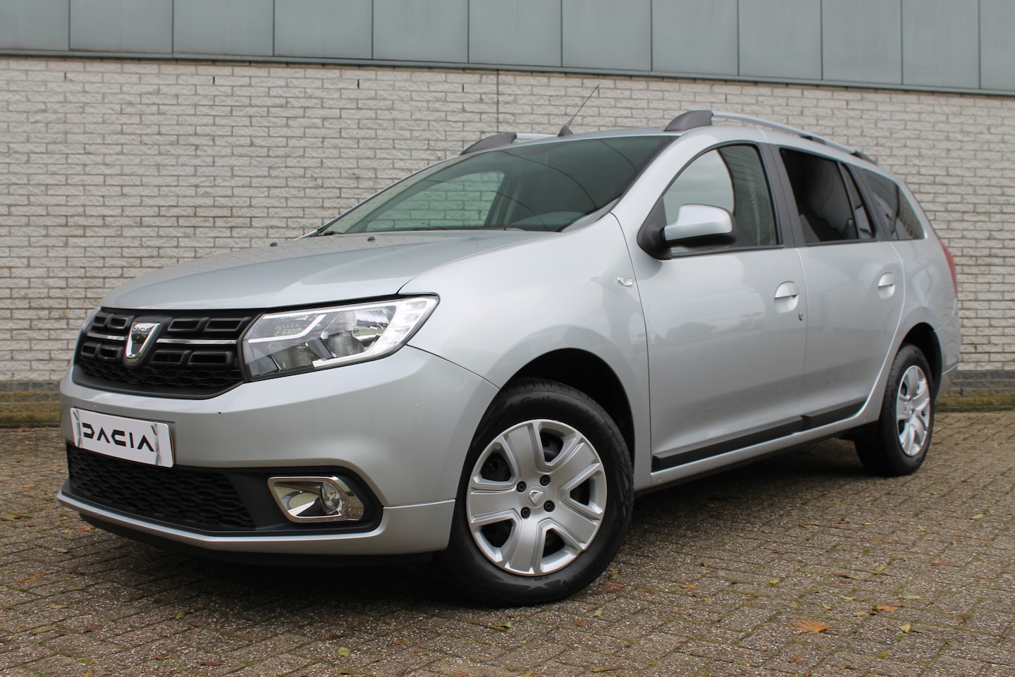 Dacia Logan MCV - 1.0 TCe Bi-Fuel Comfort Parkeersensoren | Airco | Navigatie | Cruise - AutoWereld.nl