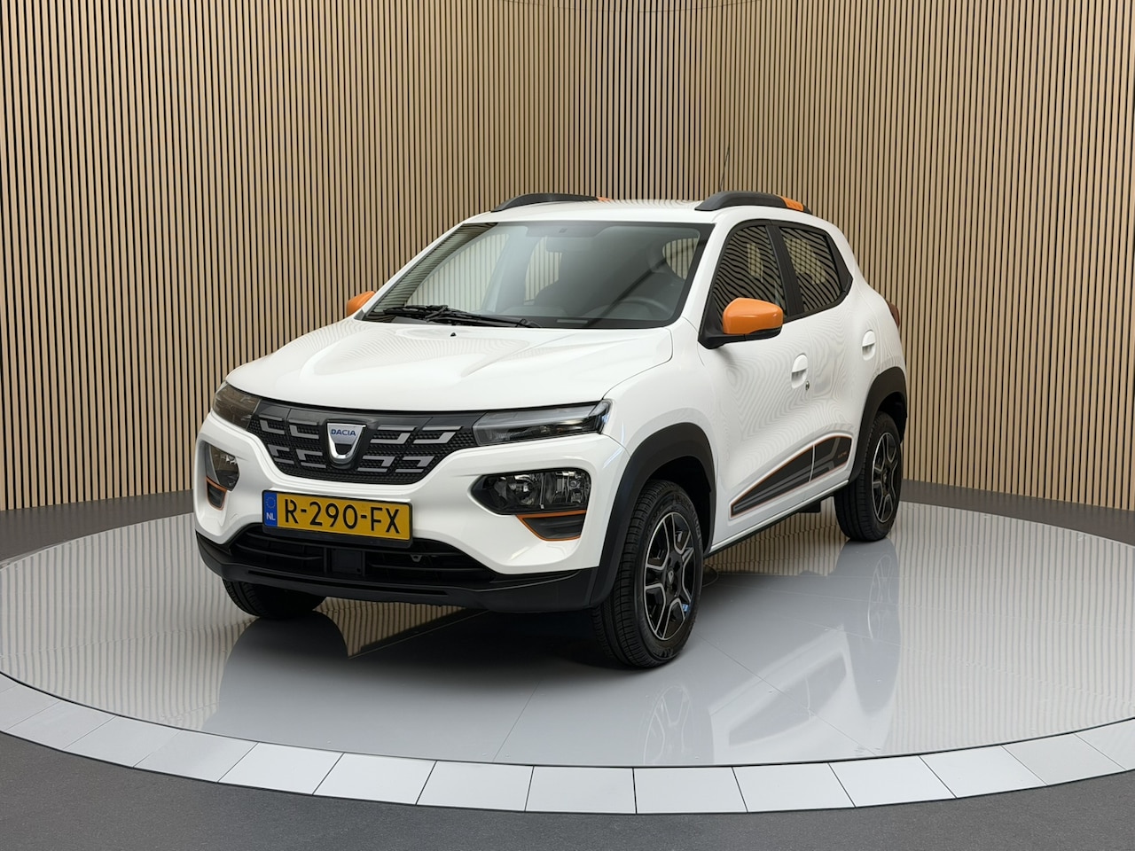Dacia Spring - Comfort Plus 27 kWh SOH 92,7% | Camera | Navigatie | Cruise | Airco - AutoWereld.nl