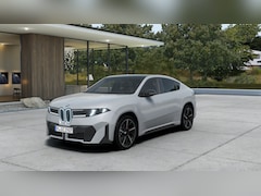 BMW X4 - iX4 40 xDrive M Sport / Trekhaak / Panoramadak / 3D Head-Up / Harman Kardon / Stoelverwarm