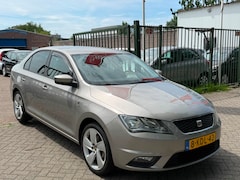 SEAT Toledo - 1.2 TSI Businessline High Zeer netjes airco navigatie cruis control trekhaak