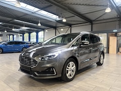 Ford S-Max - 2.5 HYBRID 190 pk Titanium | Trekhaak | 7-zitter | Winter Pack | Adapt. cruise | El. a. kl