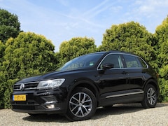 Volkswagen Tiguan - 1.5 TSI Life Automaat * Trekhaak * LED