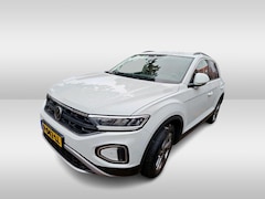 Volkswagen T-Roc - 1.0 TSI 110pk Life / Airco / Achteruitrij camera / Getint glas / 17'' LMV