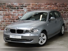 BMW 1-serie - 116i Business Line Ultimate Edition Automaat 5 deurs / Leder / Navigatie / Parkeersensoren
