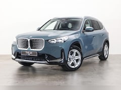 BMW iX1 - eDrive20 xLine / Trekhaak / Comfort Access / Achteruitrijcamera / Stoelverwarming / Adapti