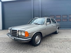 Mercedes-Benz 200-280 (W123) - 280E