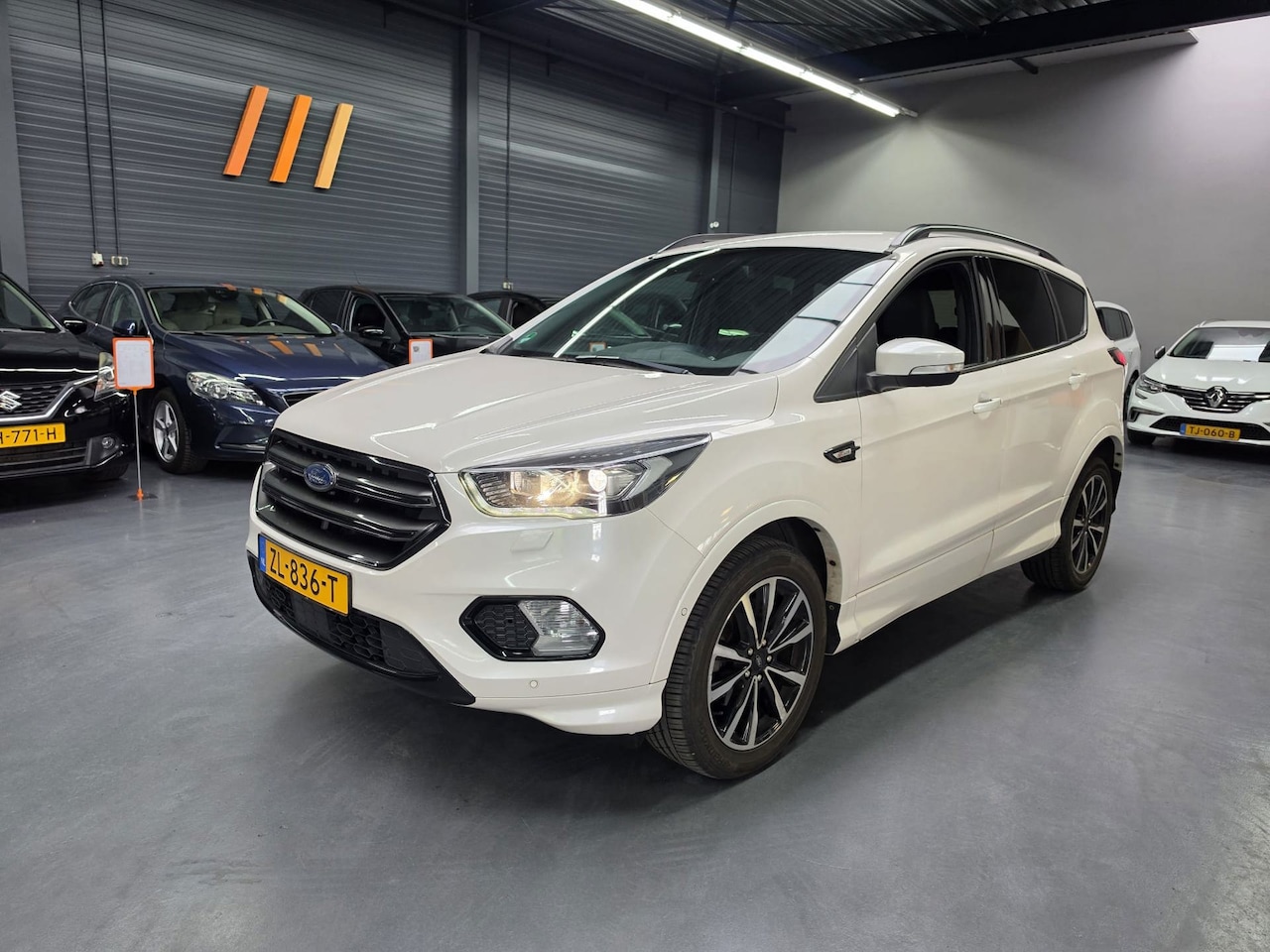 Ford Kuga - 1.5 EcoBoost ST Line CAMERA LED TREKHAAK CARPLAY NAP NL AUTO - AutoWereld.nl