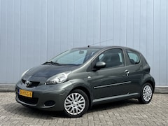 Toyota Aygo - 1.0-12V Aspiration Automaat Green Airco Cruise Lichtmetaal Alcantara