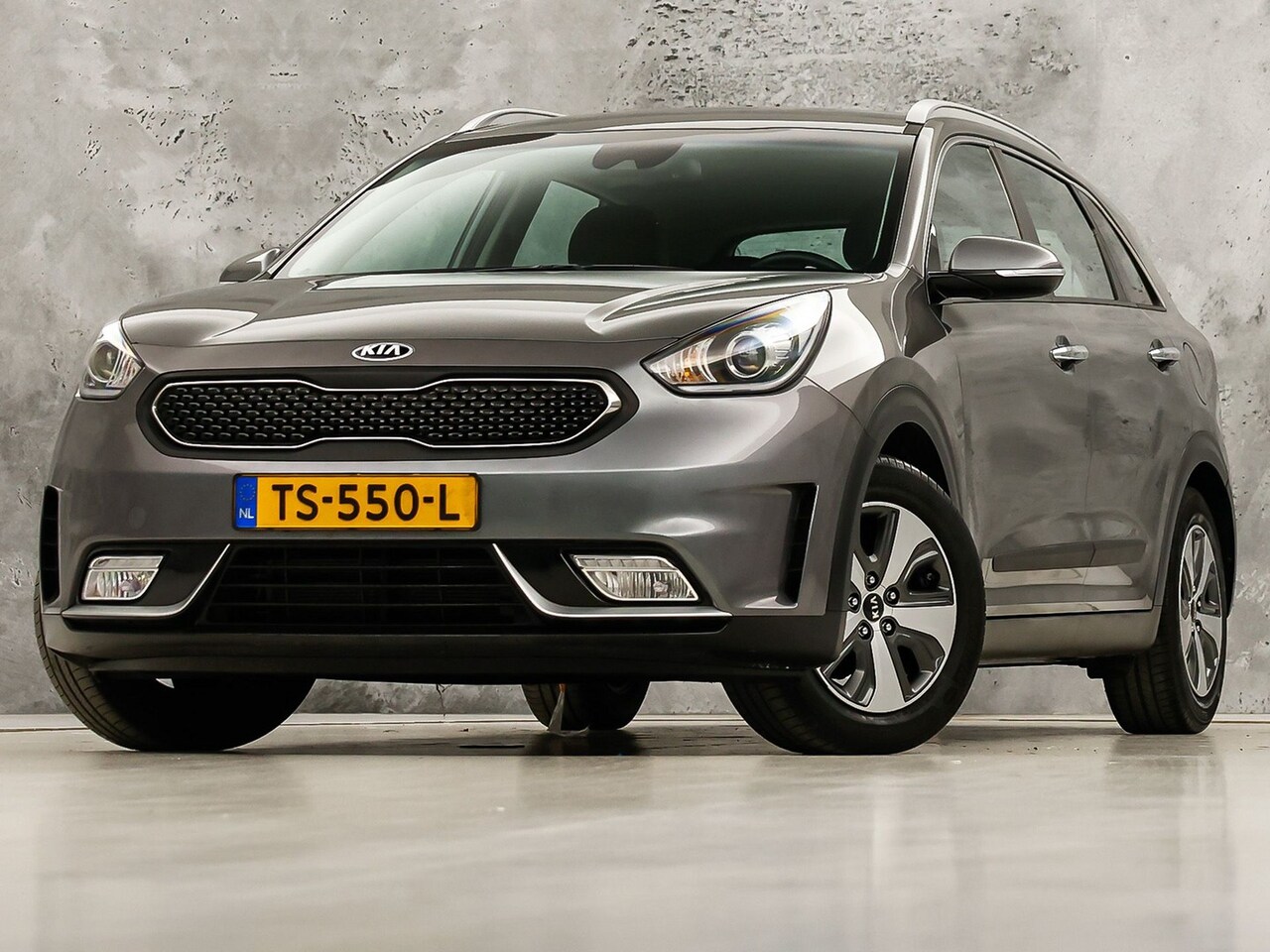 Kia Niro - 1.6 GDi Hybrid DynamicLine 141Pk Automaat (APPLE CARPLAY, NAVIGATIE, CAMERA, TREKHAAK, SPO - AutoWereld.nl