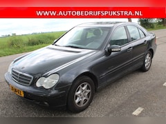 Mercedes-Benz C-klasse - 180 Classic // sedan //