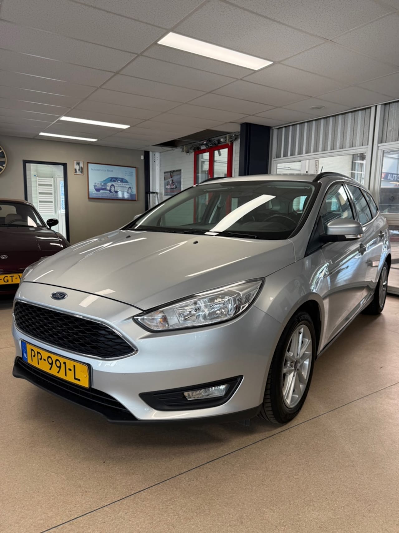 Ford Focus Wagon - 1.0 Lease Edition 1.0 Lease Edition - AutoWereld.nl