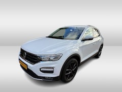 Volkswagen T-Roc - 1.0 TSI Style / APP-CONNECT/ PARK.SENSOREN/ CRUISE/ GETINT GLAS/ NAVI/ CLIMA/ 17'' LMV