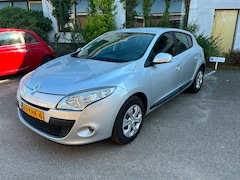 Renault Mégane - 1.6 Expression / Cruise control / Climate control