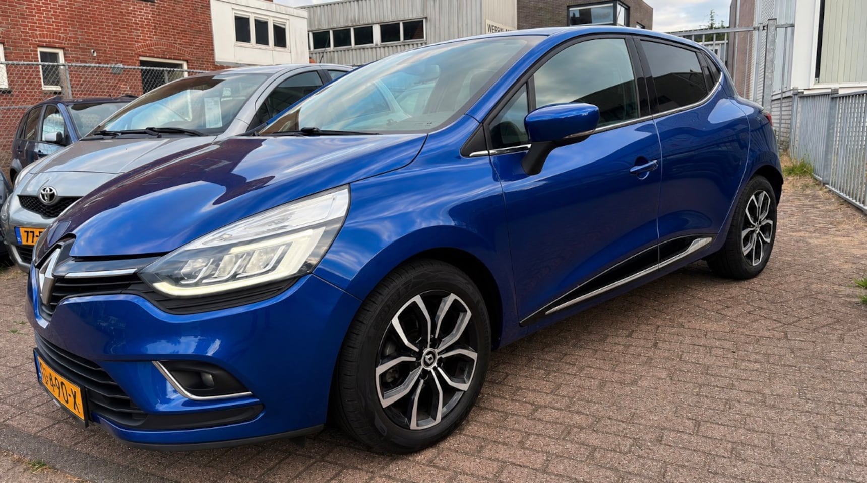 Renault Clio - 0.9 TCe Intens * LED * LMV * - AutoWereld.nl
