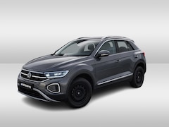 Volkswagen T-Roc - 1.5 TSI 150pk Style DSG Automaat / Navigatie by APP / LEDER / Camera / LM 17 inch / IQ LED