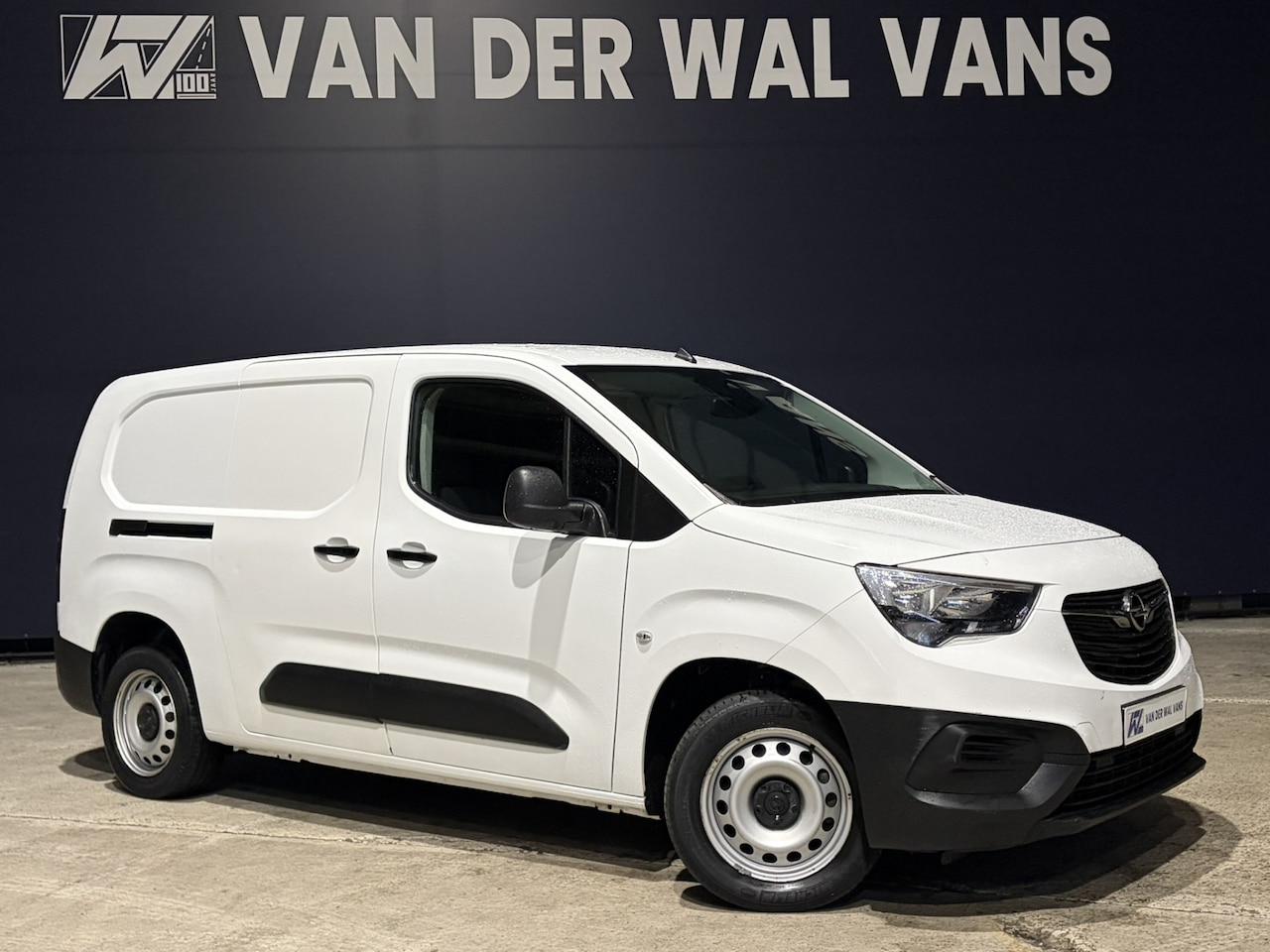 Opel Combo - 1.5D 102pk L2H1 Euro6 Airco | Apple Carplay | Trekhaak | Cruisecontrol Parkeersensoren, An - AutoWereld.nl