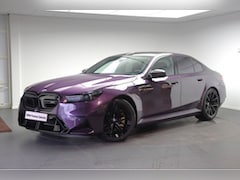 BMW M5 - 5 Serie Automaat / Trekhaak / Bowers & Wilkins / M Multifunctionele Stoelen / Adaptieve LE