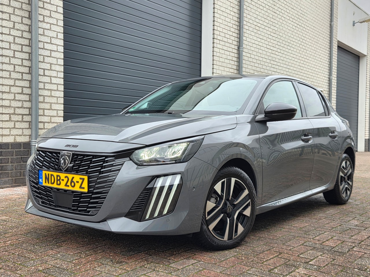 Peugeot 208 - 1.2 PureTech 100 Allure Keyless-Camera-Carplay - AutoWereld.nl